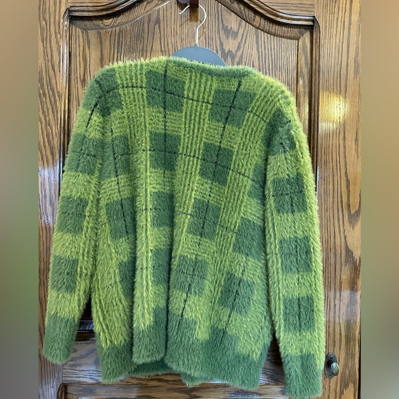Green Button up Sweater - Cardigan - Picture 2 of 3
